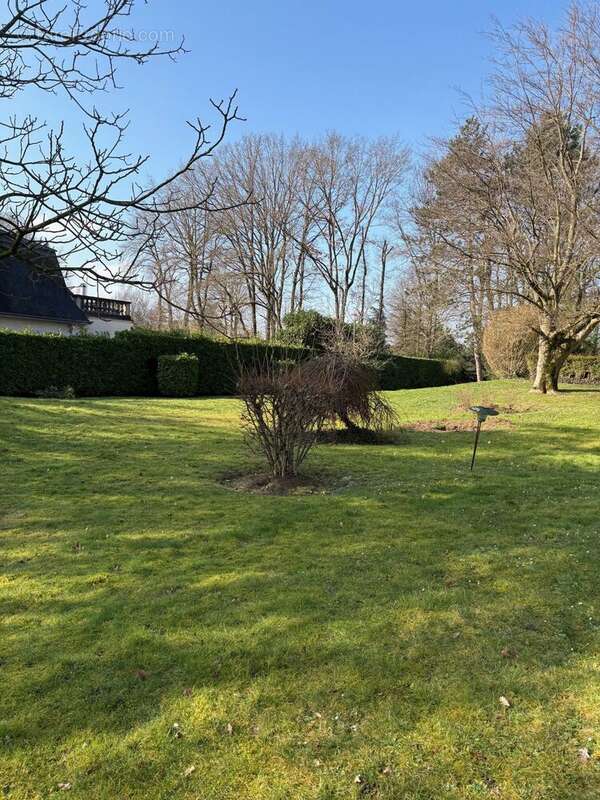 Terrain à FAREMOUTIERS