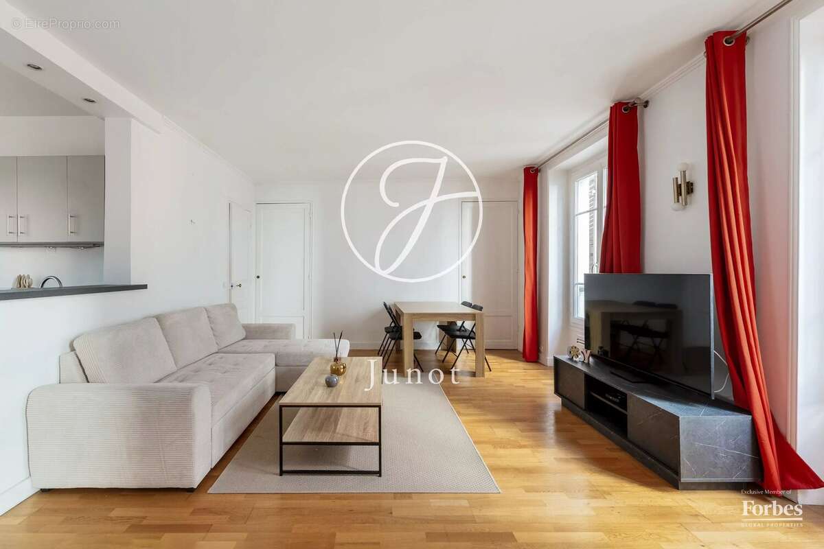 Appartement à PARIS-8E