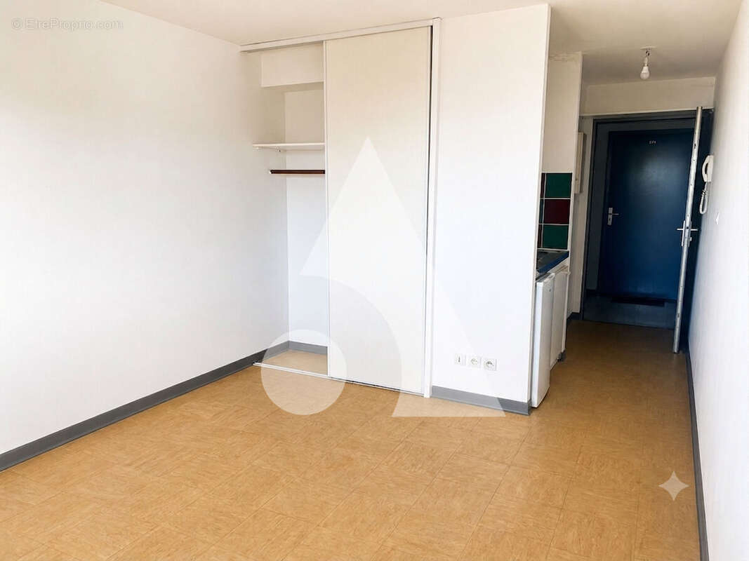 RARE !  Studio avec parking, idéal investissement ou premier achat ! - photo 5