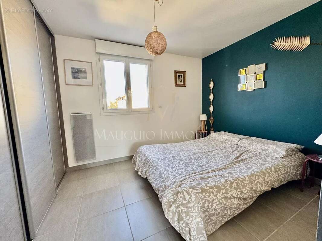 Maison à MAUGUIO