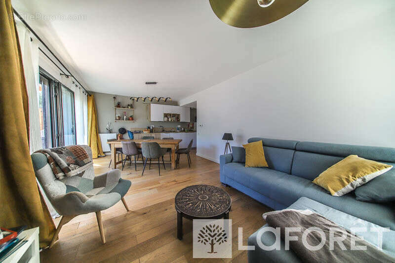 **appartement type 3 + parking privé +  2 garages - embrun - 3 pièces - photo 3