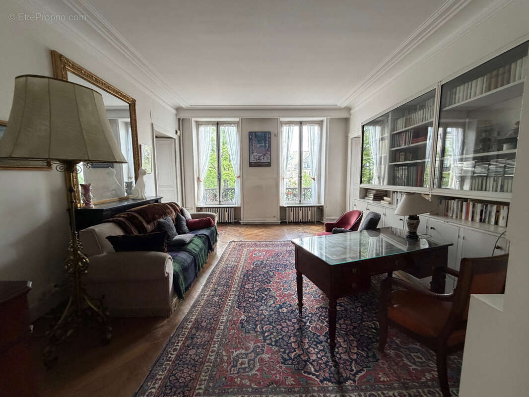 Appartement à PARIS-3E