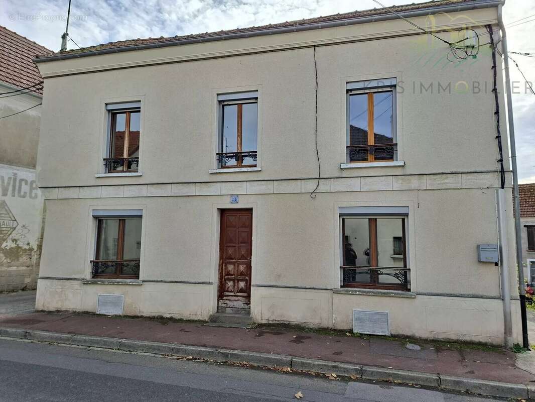 Maison à CROUY-SUR-OURCQ