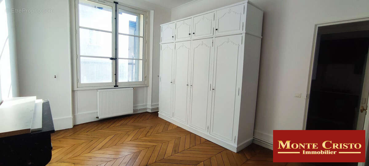 chambre 1 - Appartement à VERSAILLES