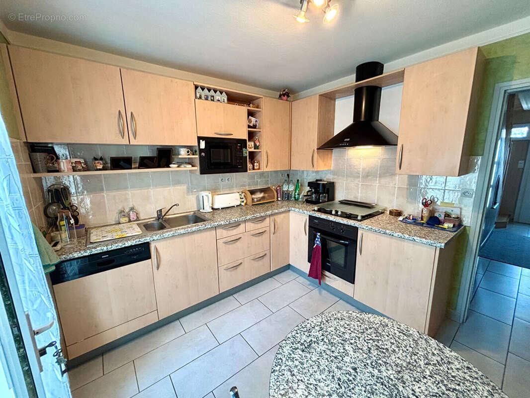 Maison à LE RELECQ-KERHUON