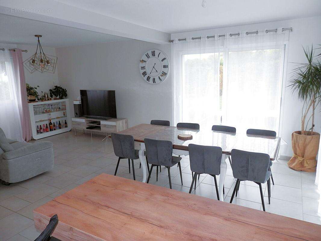 Maison à POIX-DE-PICARDIE