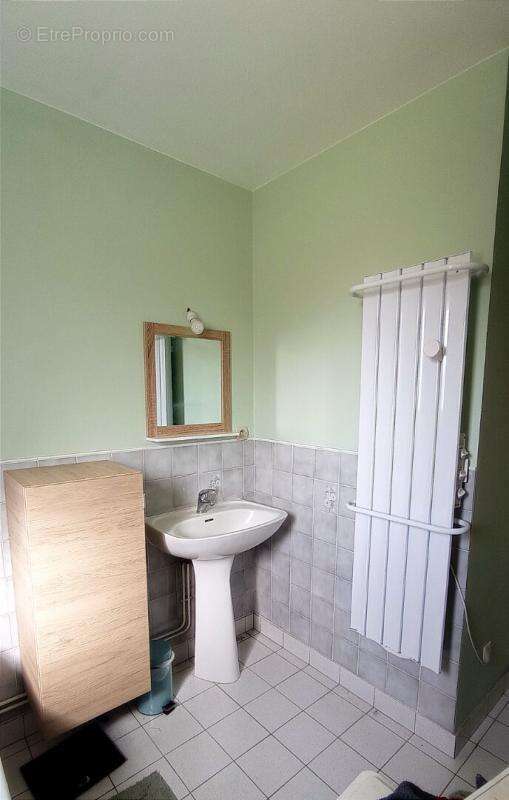 Maison à SAINT-ETIENNE-DE-CHIGNY