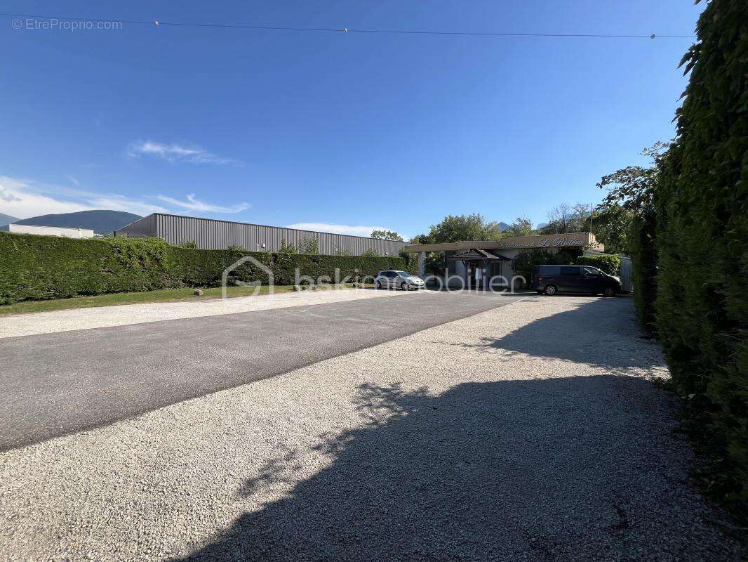 Commerce à VARCES-ALLIERES-ET-RISSET