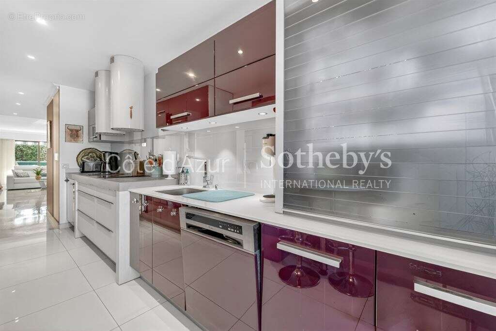 Appartement à MANDELIEU-LA-NAPOULE