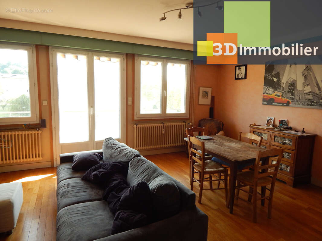 SALON SÉJOUR 26.20 M² - Appartement à LONS-LE-SAUNIER