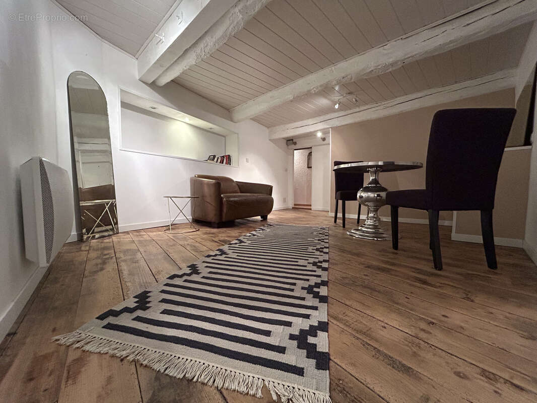 Maison à CORNEILHAN