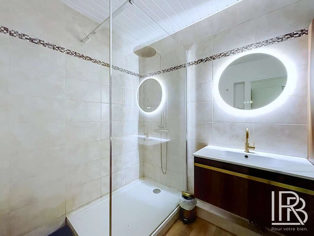 Roy d'espagne - 3 chambres - balcon - climatisation - photo 7