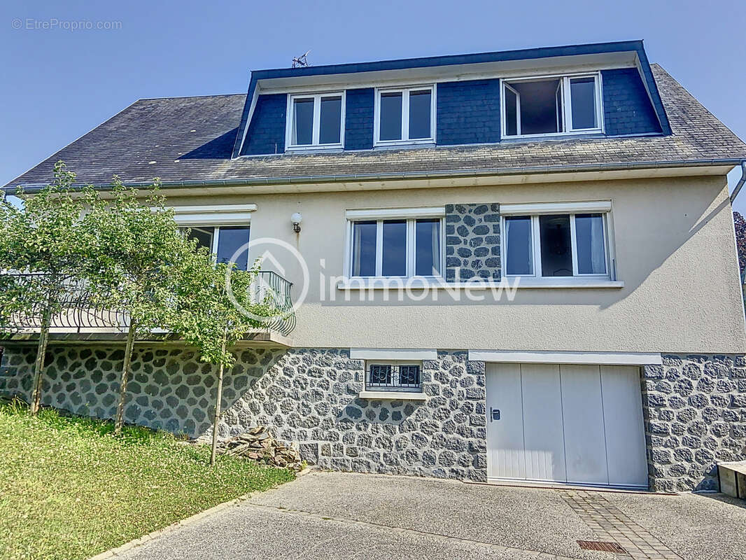 Maison à DONVILLE-LES-BAINS