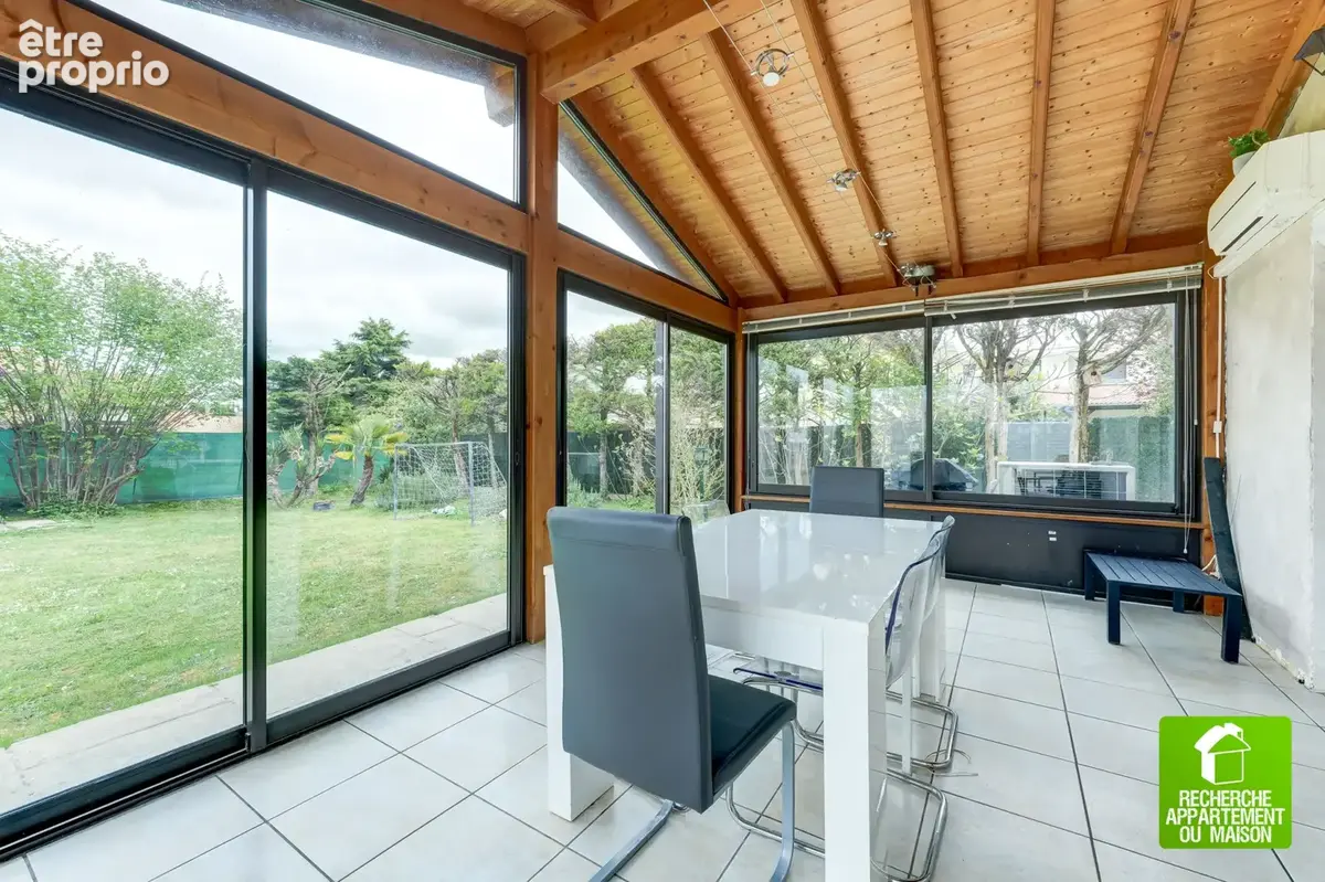 À VENDRE   Maison familiale 5 pièces   202 m2 habitables   Saint-Priest Manissieux - photo 4