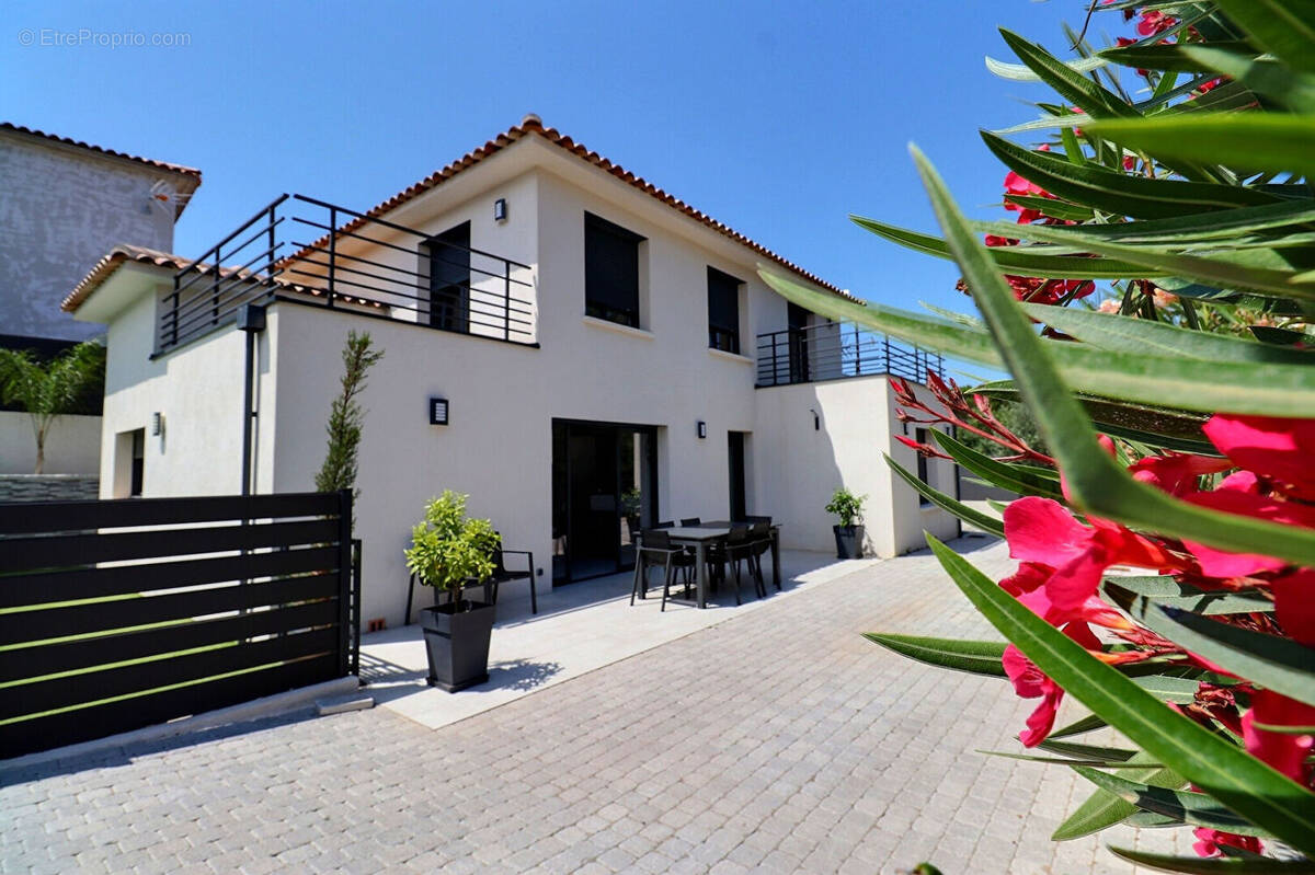 Maison à FREJUS