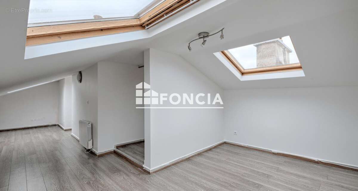 Appartement à MONTROUGE