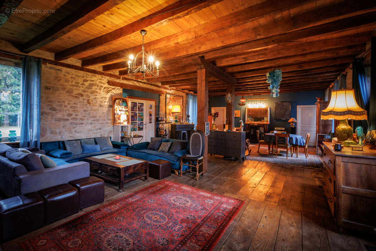 Maison à SAINT-CIRGUES-LA-LOUTRE