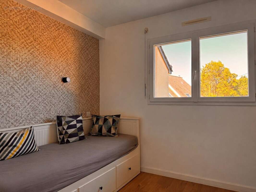 Maison 112 m² à Le Tronchet  - photo 6