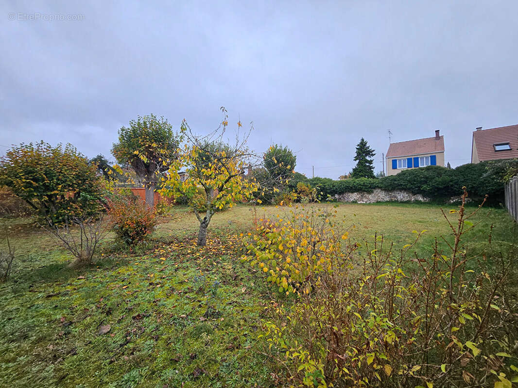 Terrain à CONFLANS-SAINTE-HONORINE