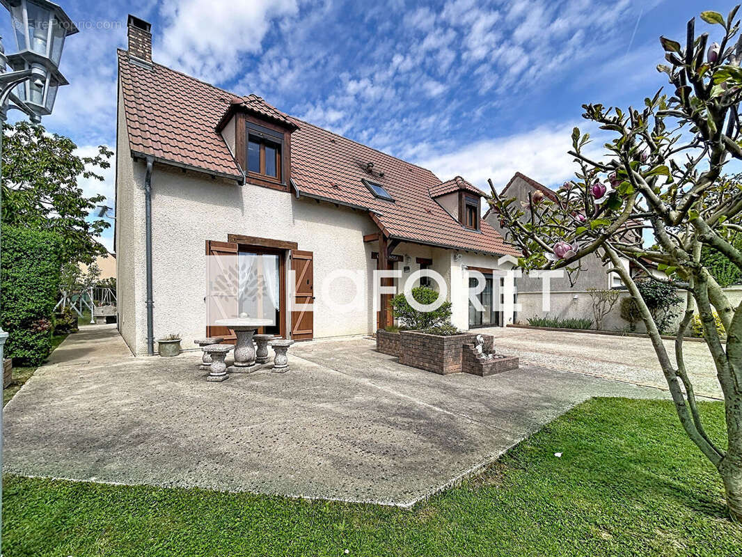 Maison à FOUJU