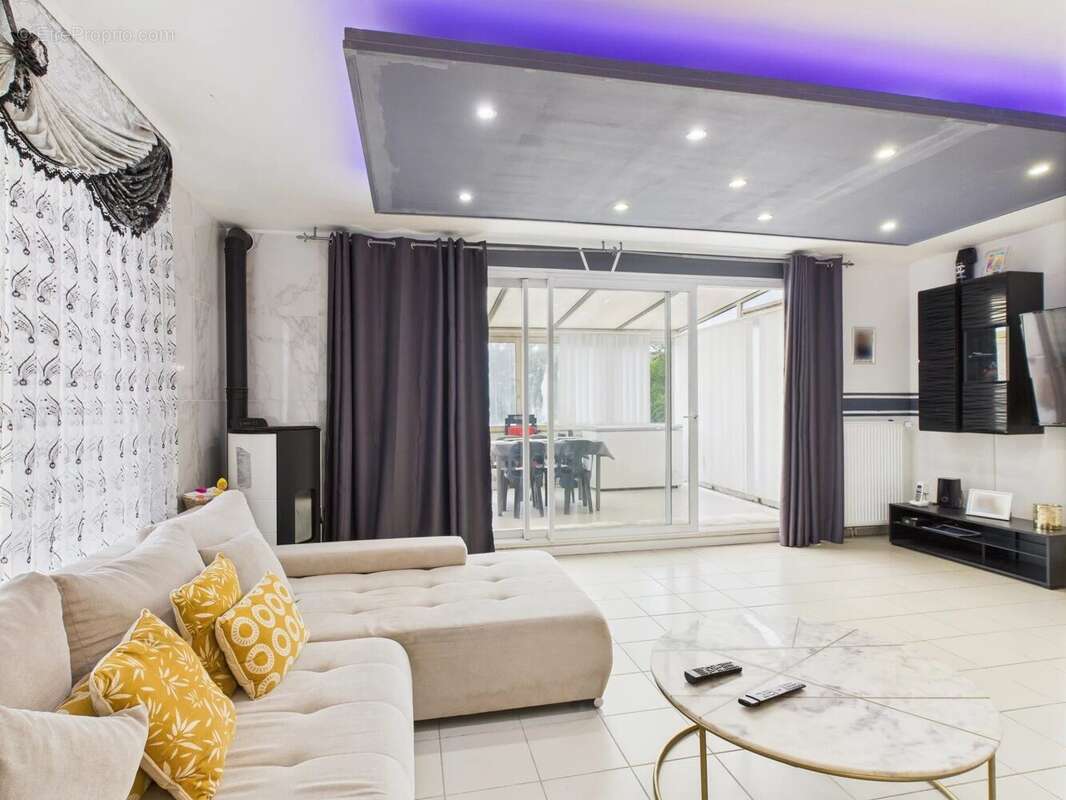 Maison à ROMILLY-SUR-SEINE