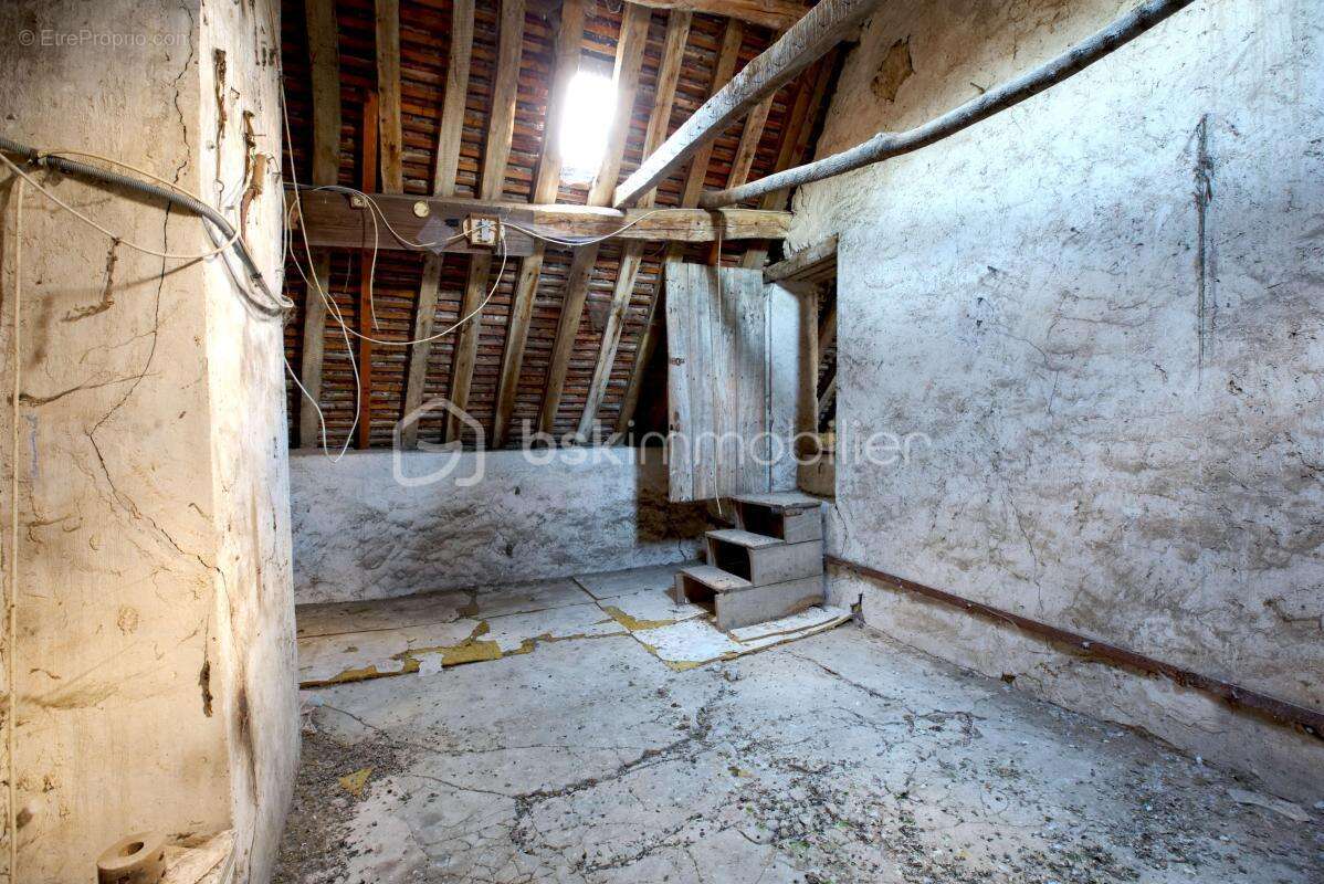 Maison à COULOMBS-EN-VALOIS