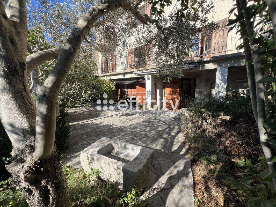 Maison à ARTIGNOSC-SUR-VERDON