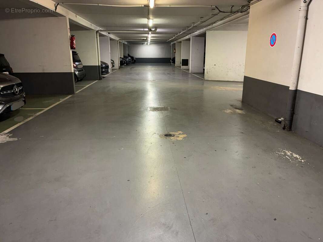 Parking 12 m² à Charenton-Le-Pont  - photo 3