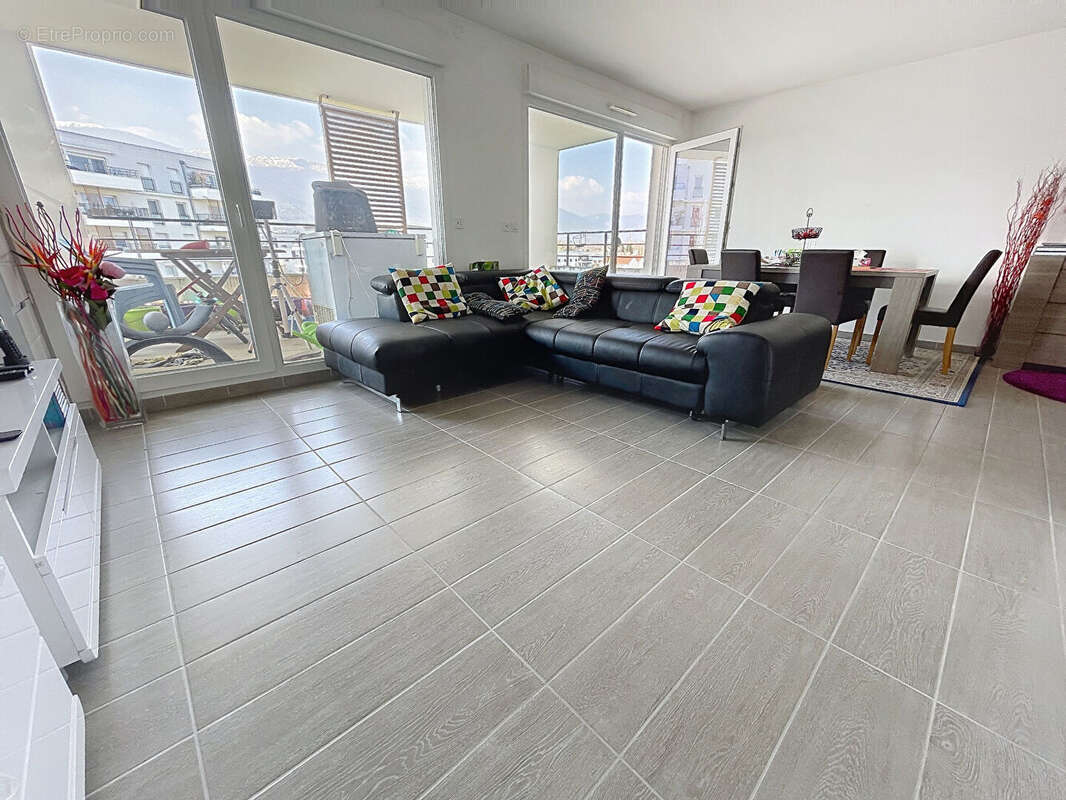 Appartement à SAINT-GENIS-POUILLY