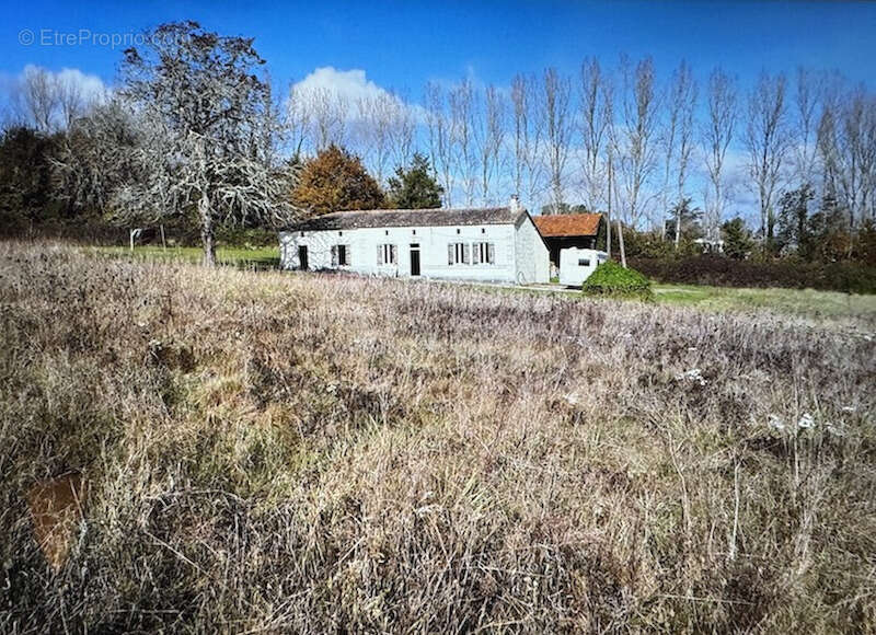 Maison à BORESSE-ET-MARTRON