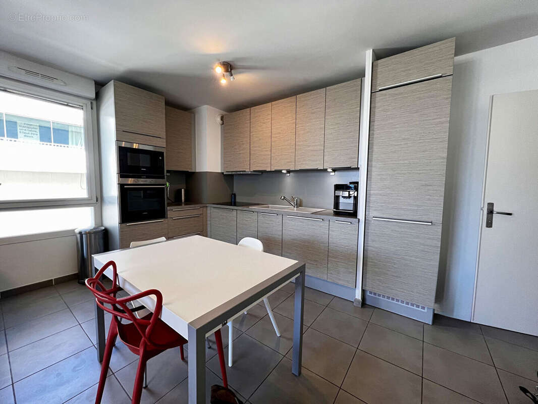 Appartement à MARSEILLE-1E