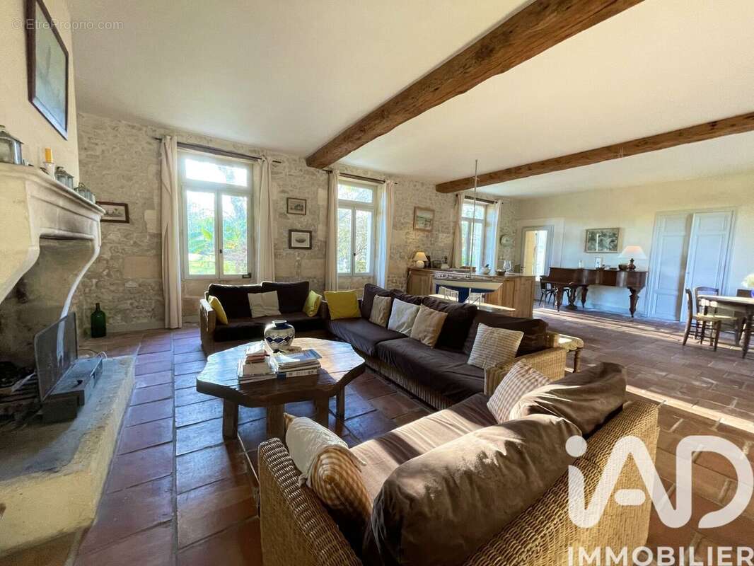 Maison 471 m² à Blaignan  - photo 7