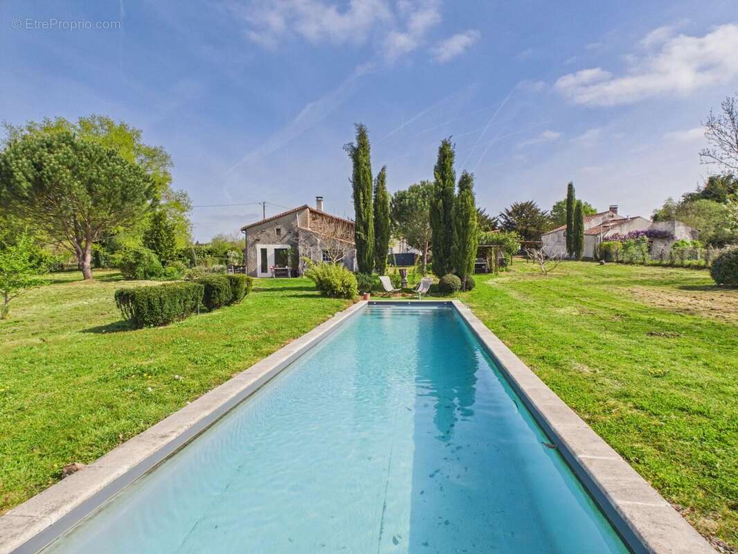 Maison à SAINT-OUEN-SUR-GARTEMPE