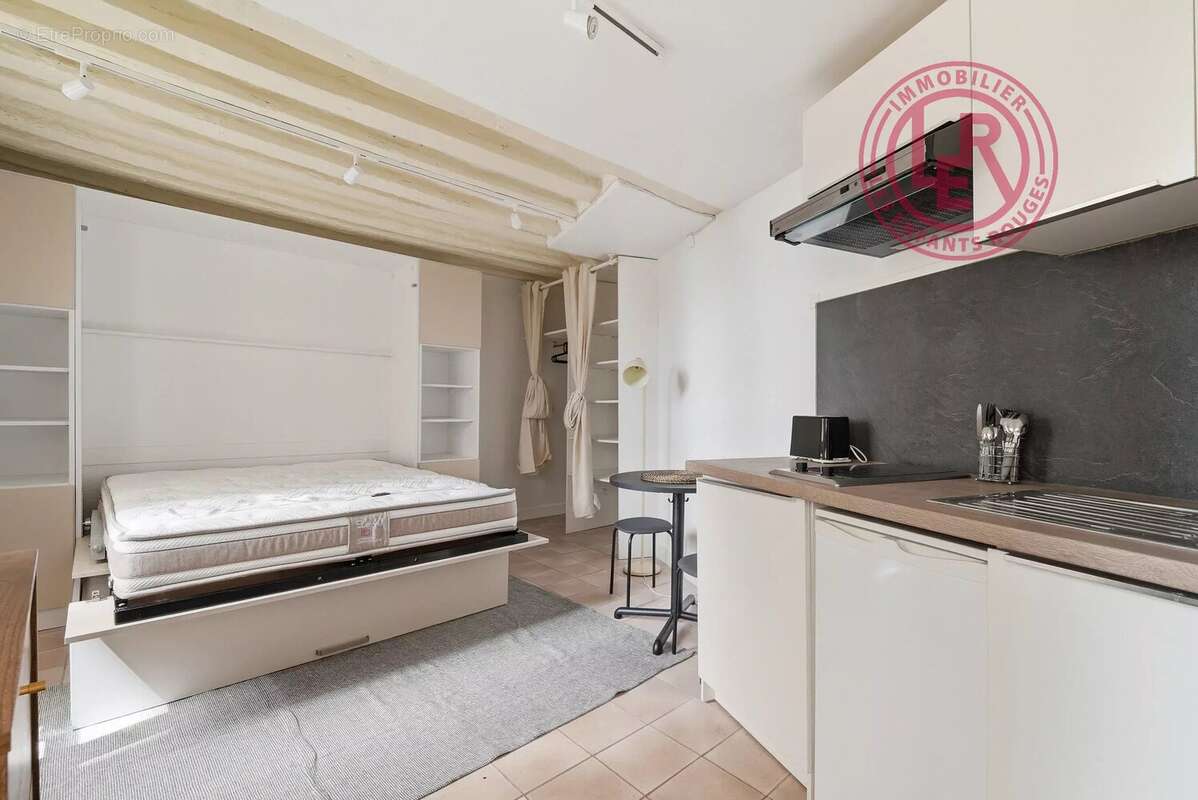 Appartement à PARIS-3E
