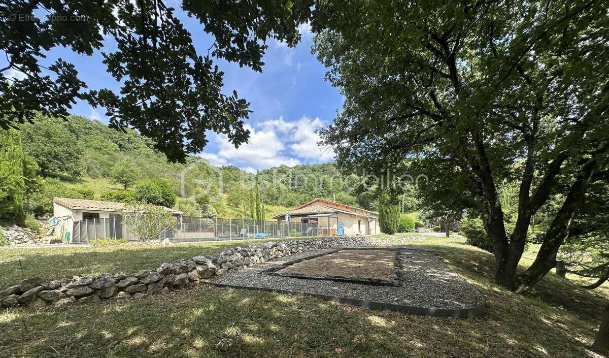 Propriete dans un environnement privilegie- îlot de fraicheur de 1,5 hectare avec vue sur la vallee de la garonne - photo 7