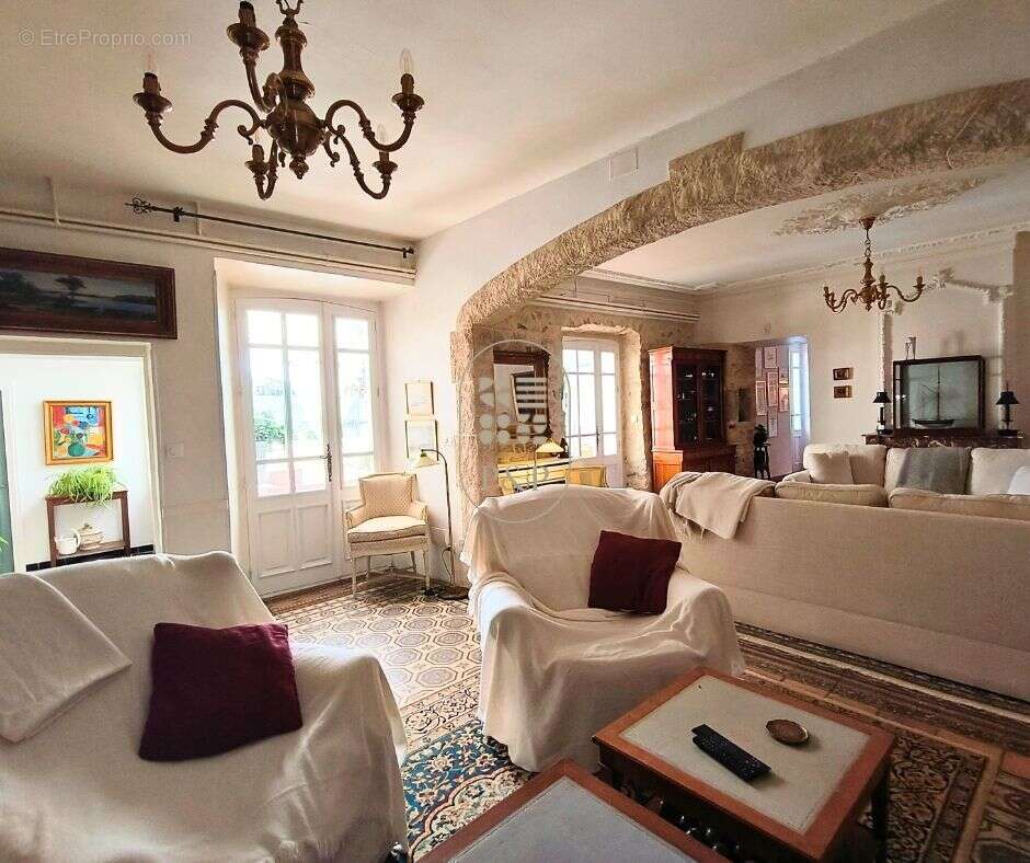 Maison à GARRIGUES-SAINTE-EULALIE