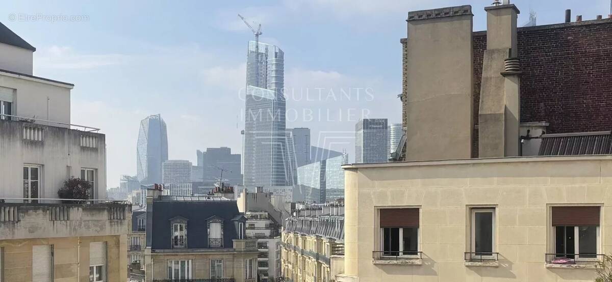 Appartement à NEUILLY-SUR-SEINE