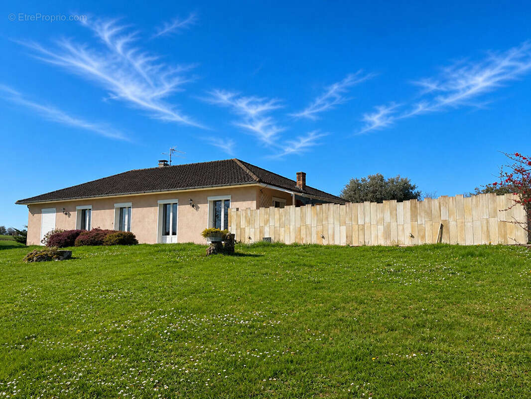 Maison à SAINT-PARDOUX-ISAAC