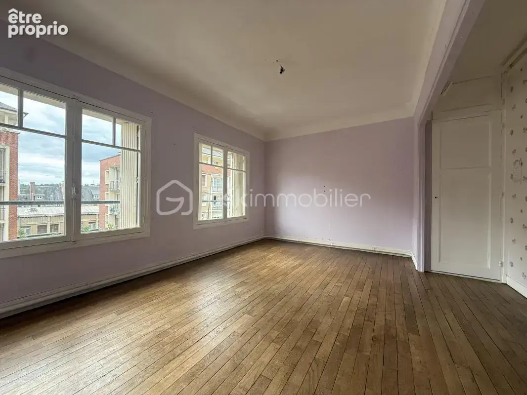 Appartement avec beau potentiel - Rue VICTOR HUGO - photo 2