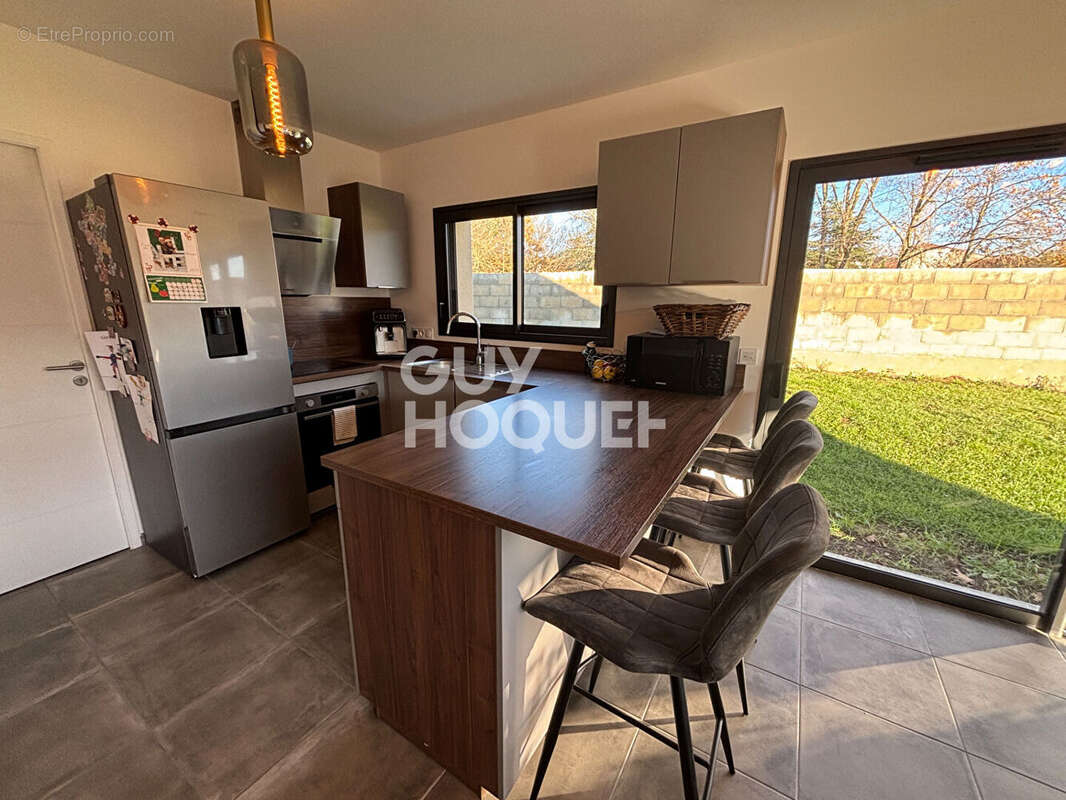 Maison à POUILLY-LES-FEURS