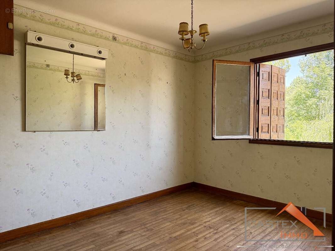 Spacieux T4 avec terrasse, jardinet et garage à Mane (31260) - photo 6