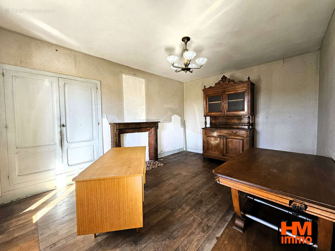 Maison à RILHAC-LASTOURS