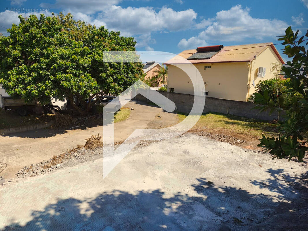 Terrain à SAINT-LOUIS