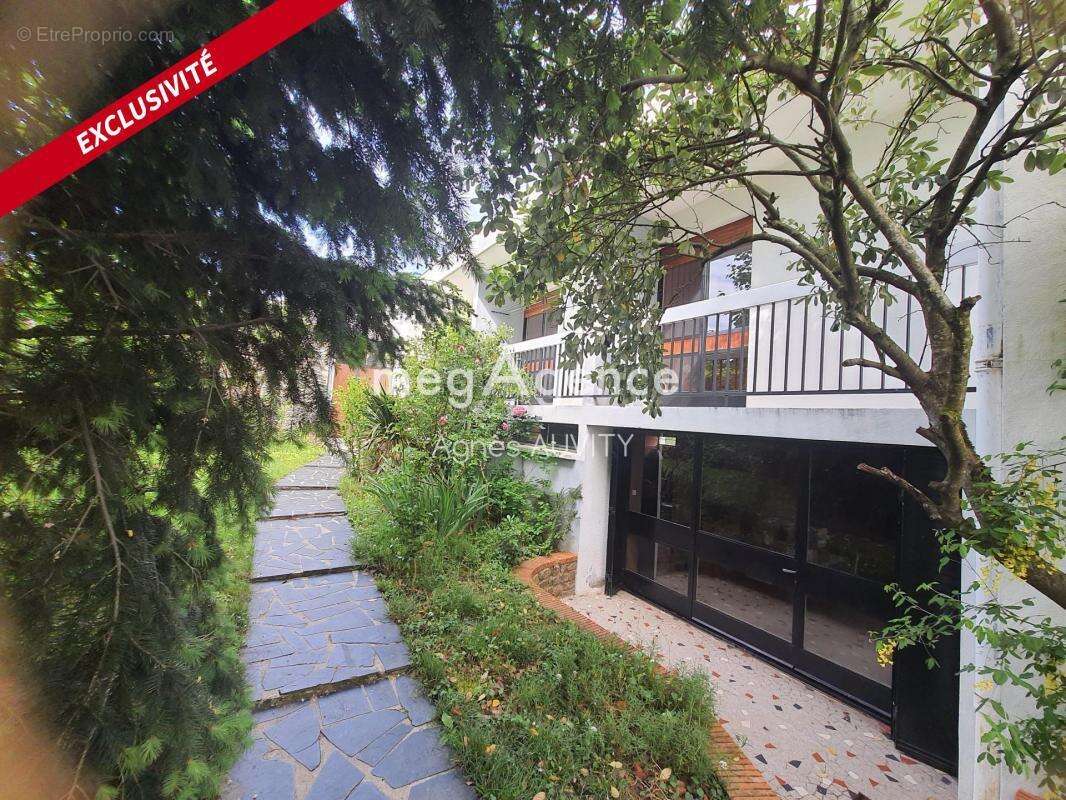 Maison à NERIS-LES-BAINS