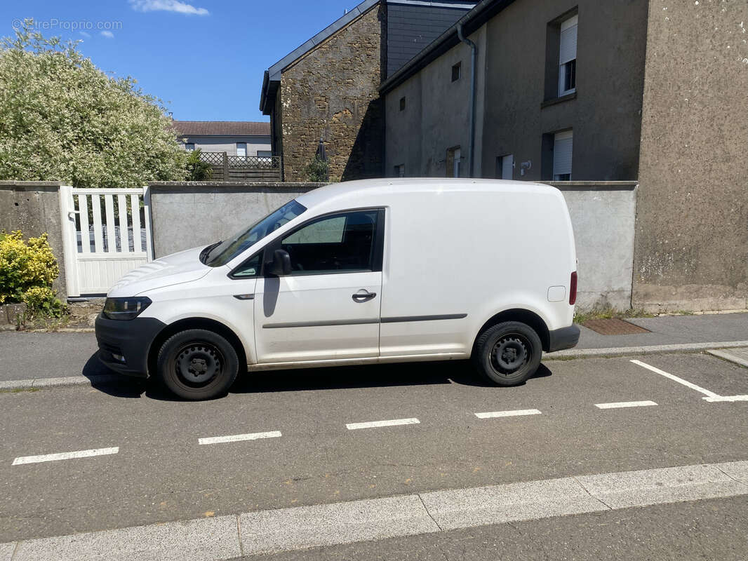 Commerce à COSNES-ET-ROMAIN