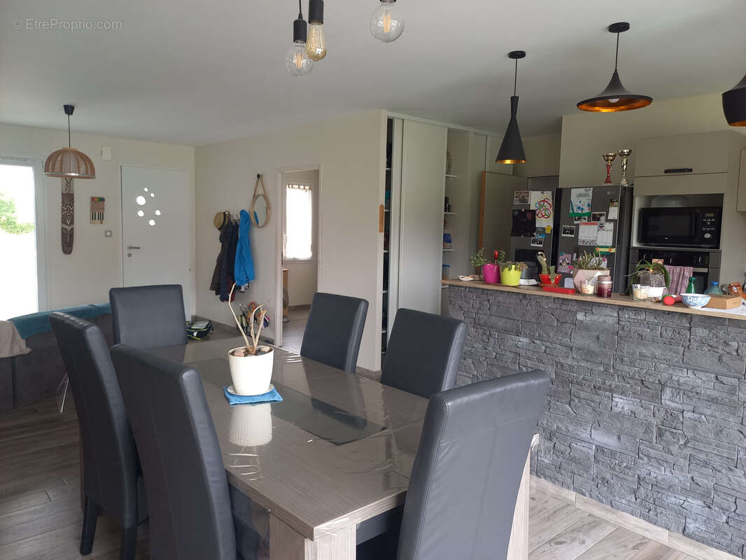 Maison à MENOMBLET
