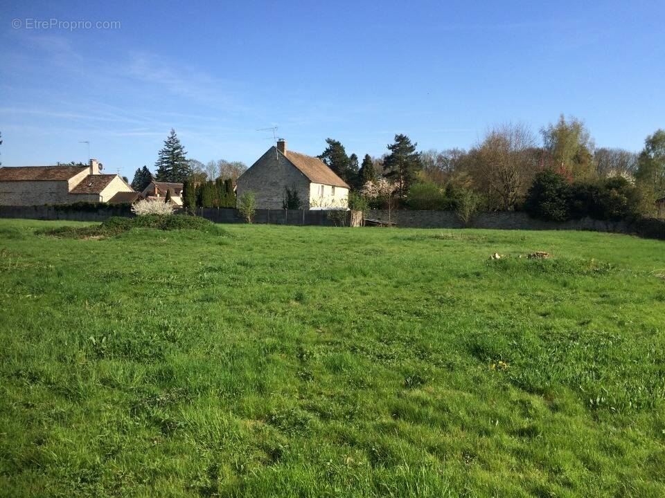 Terrain à LA QUEUE-LES-YVELINES