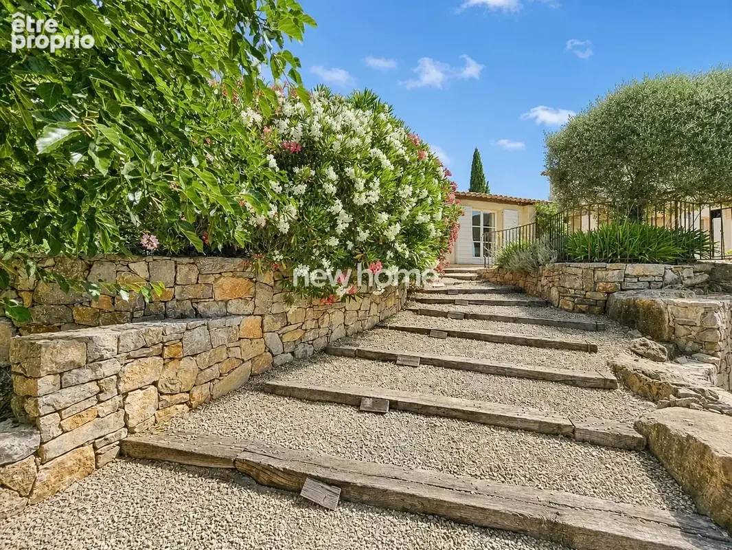 Lorgues – Propriété de charme avec vue panoramique, piscine et jardin d’exception - photo 30