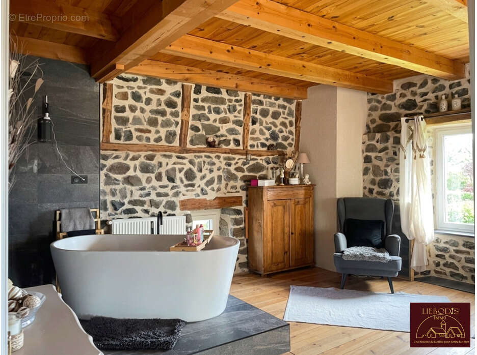 Bâtisse en pierre d'époque à découvrir - photo 9