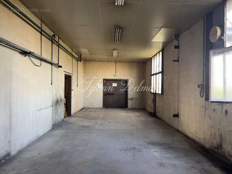 Commerce à NAZELLES-NEGRON